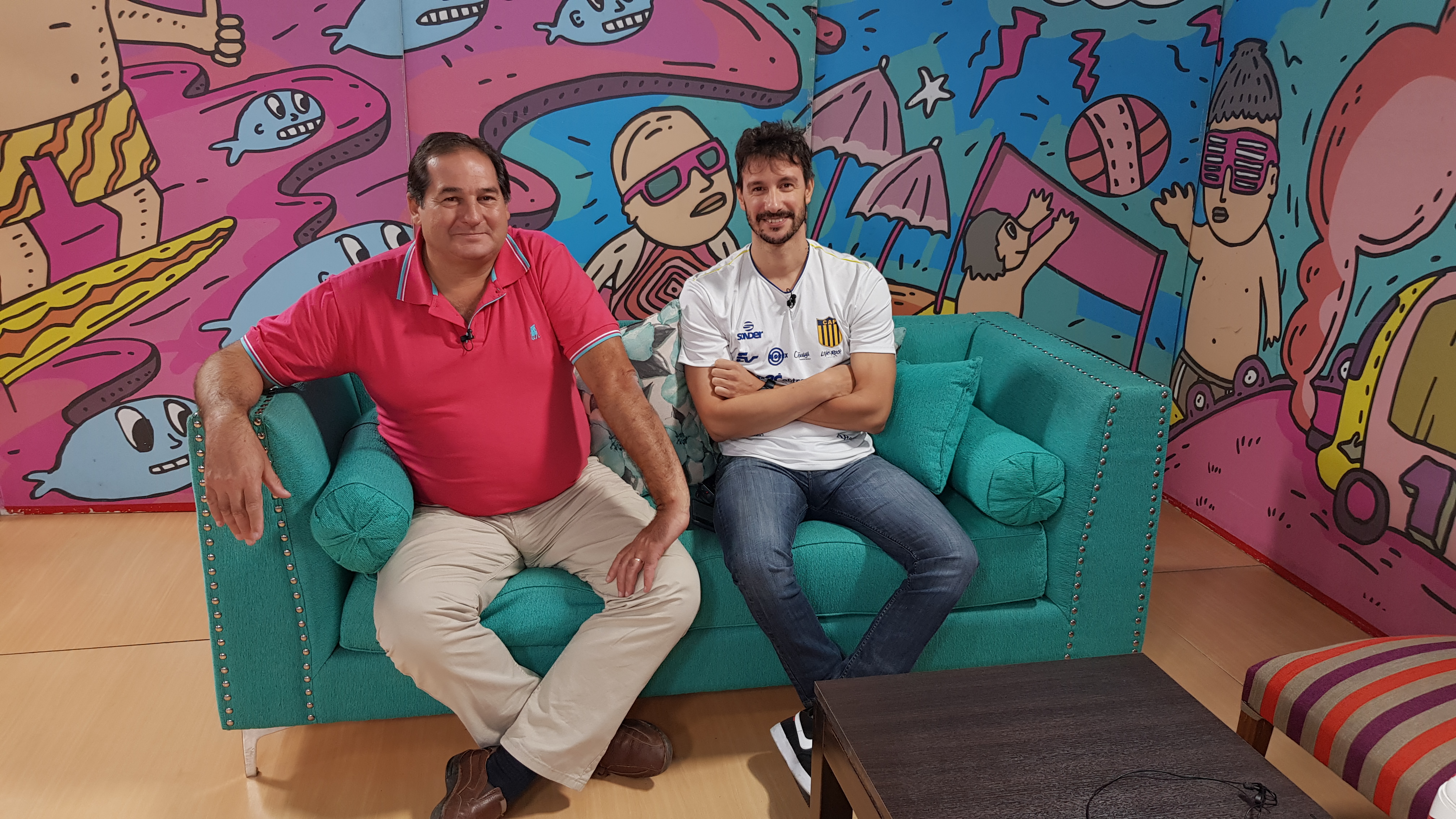 El presidente del club y el coach de voley.